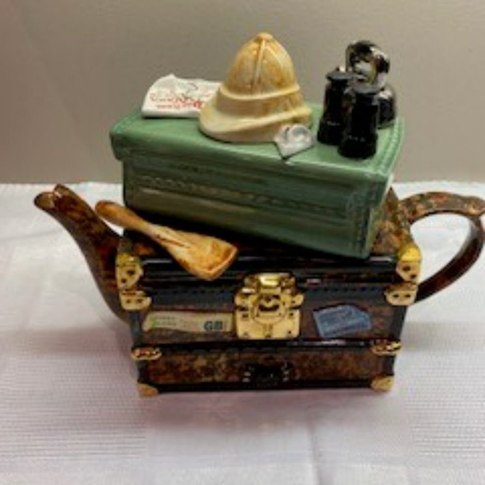 Collectible Tea Pots - Picture 5 of 10